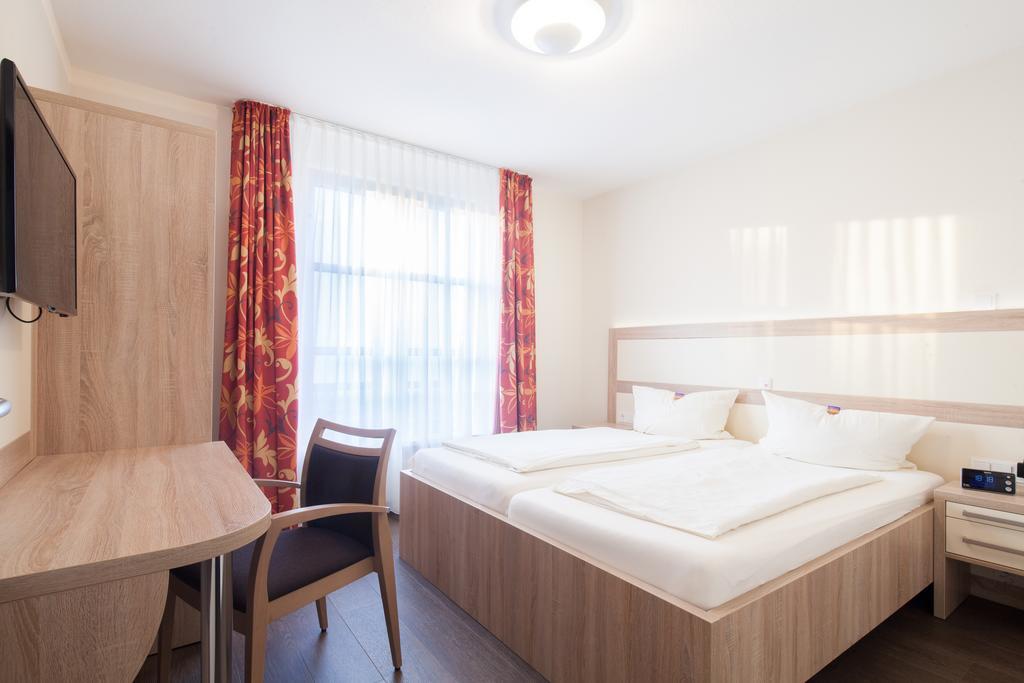 Gda Hotel Am Schlosspark บาดฮอมบูร์ก ฟอร์ แดร์เฮอเฮอ ห้อง รูปภาพ