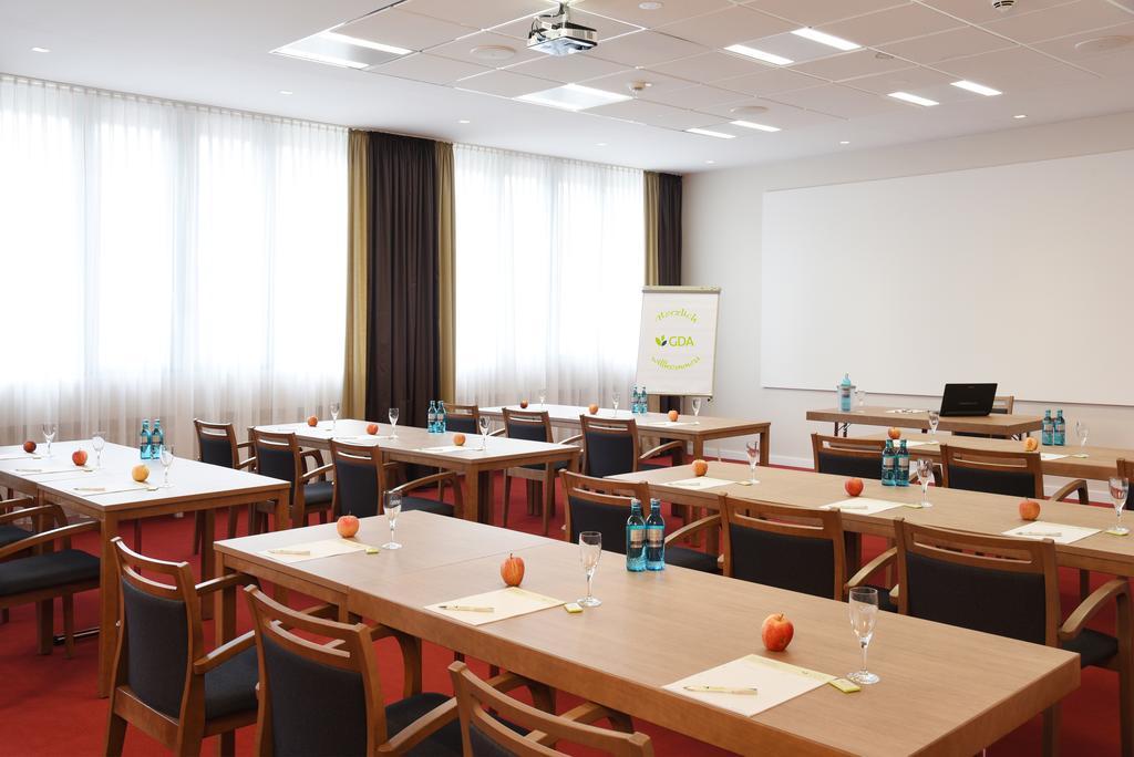 Gda Hotel Am Schlosspark บาดฮอมบูร์ก ฟอร์ แดร์เฮอเฮอ ภายนอก รูปภาพ