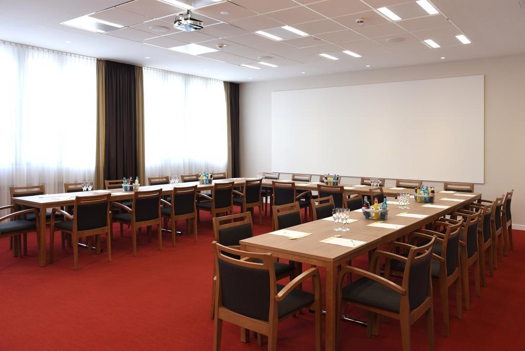 Gda Hotel Am Schlosspark บาดฮอมบูร์ก ฟอร์ แดร์เฮอเฮอ ภายนอก รูปภาพ