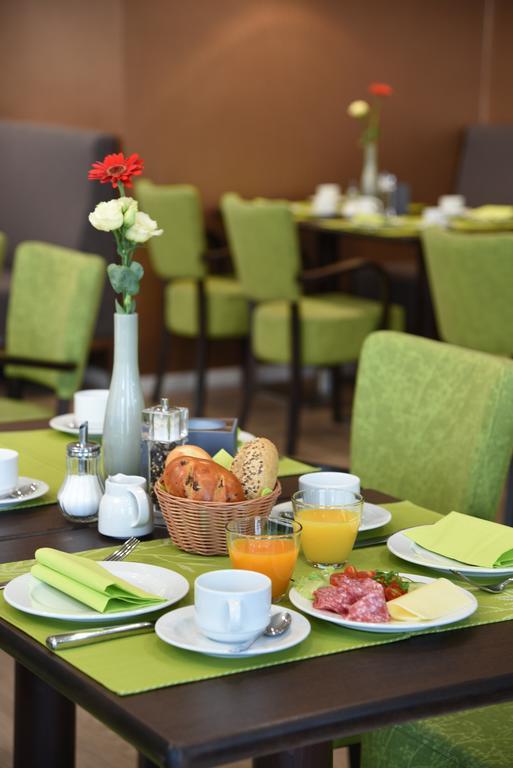 Gda Hotel Am Schlosspark บาดฮอมบูร์ก ฟอร์ แดร์เฮอเฮอ ภายนอก รูปภาพ