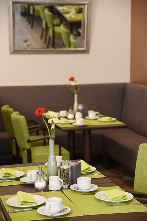 Gda Hotel Am Schlosspark บาดฮอมบูร์ก ฟอร์ แดร์เฮอเฮอ ภายนอก รูปภาพ