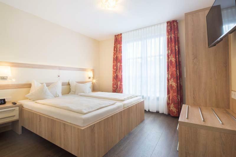 Gda Hotel Am Schlosspark บาดฮอมบูร์ก ฟอร์ แดร์เฮอเฮอ ภายนอก รูปภาพ